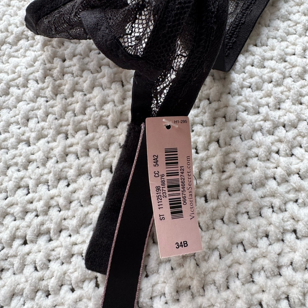 VICTORIA’S SECRET BLACK LACE BRA – SIZE 34B – NEW WITH TAGS – ELEGANT & CHIC 🖤 - Picture 8 of 9